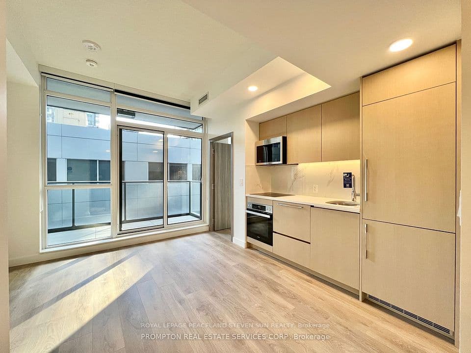 38 Widmer Street 1209, Toronto, ON M5V 0P7 – photo 3