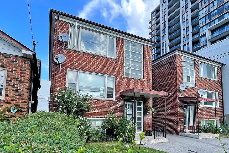 82 Lanark Avenue, Toronto, ON M6E 2G4 – photo 3