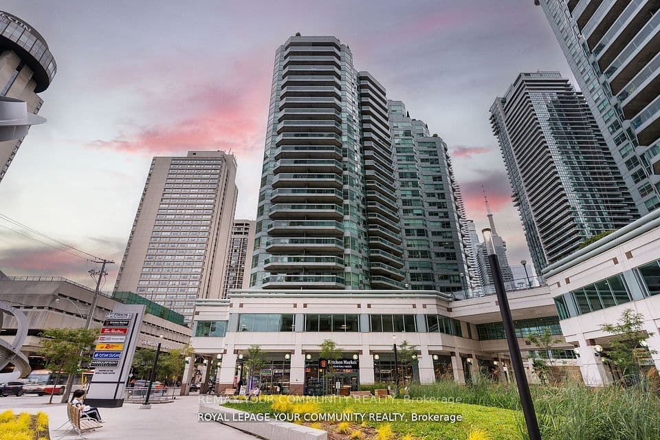 10 Queens Quay W 2402, Toronto, ON M5J 2R9 – main photo