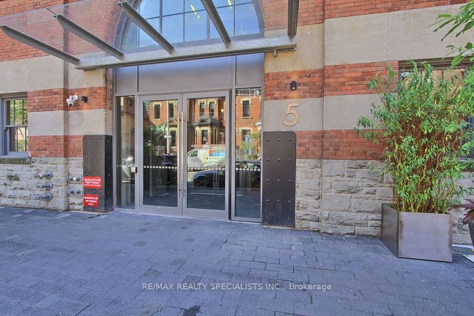 5 St Joseph Street 1511, Toronto, ON M4Y 0B6 – photo 2
