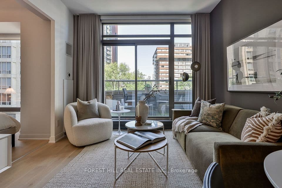 21 Scollard Street 512, Toronto, ON M5R 1G1 – main photo