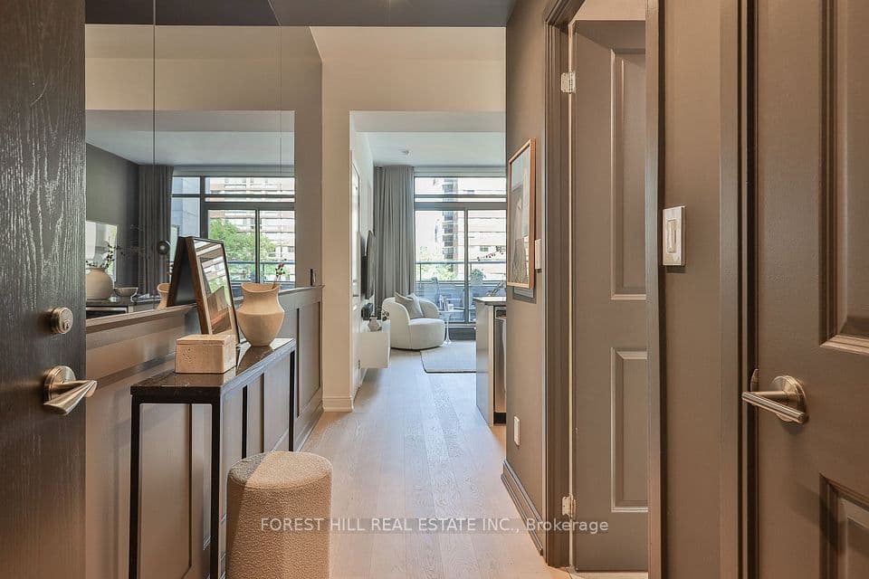21 Scollard Street 512, Toronto, ON M5R 1G1 – photo 2