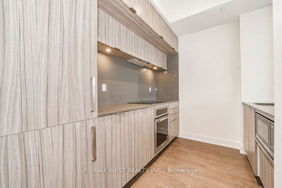 80 Vanauley Street 203, Toronto, ON M5T 0C9 – photo 3