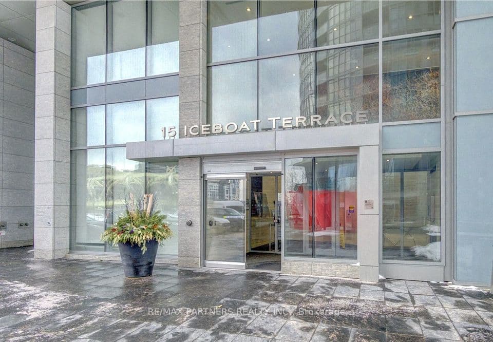15 Iceboat Terrace 1806, Toronto, ON M5V 4A5 – photo 2