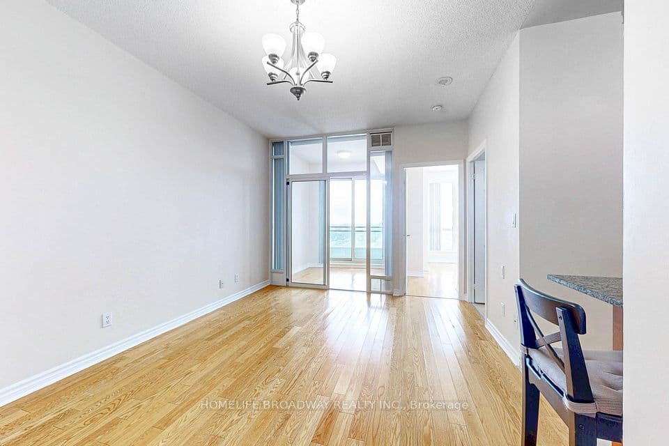18 Holmes Avenue 2215, Toronto, ON M2N 0E1 – photo 3
