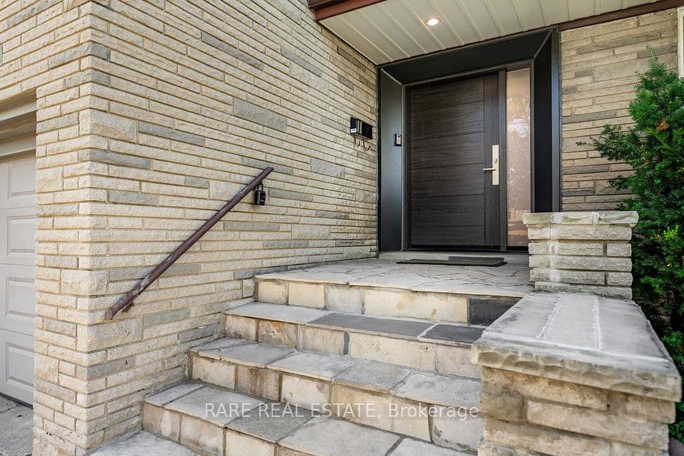 11 Geddes Court, Toronto, ON M3H 2W7 – photo 2