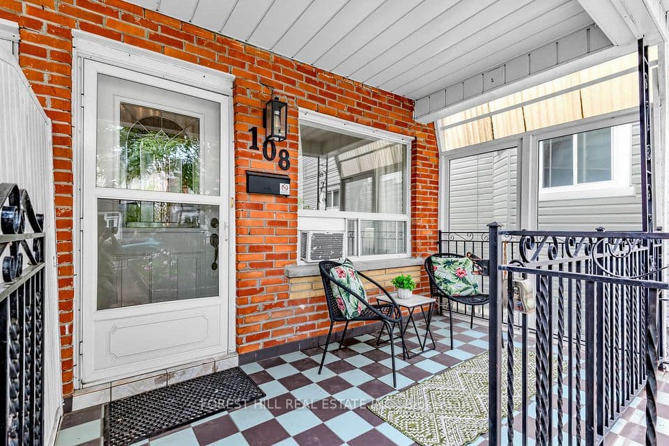 108 Montrose Avenue, Toronto, ON M6J 2T7 – photo 3
