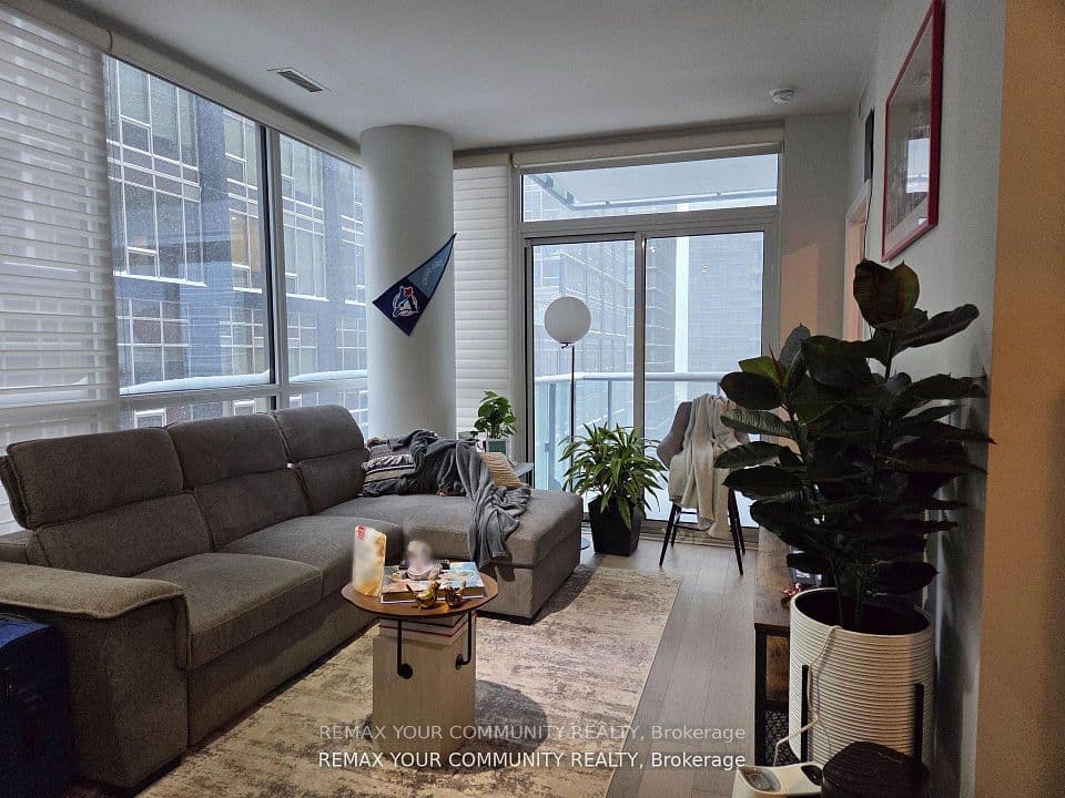 8 Mercer Street 1208, Toronto, ON M5V 0C4 – photo 3