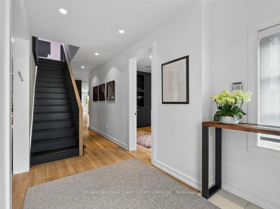 7 Glen Rush Boulevard, Toronto, ON M5N 2T2 – photo 2