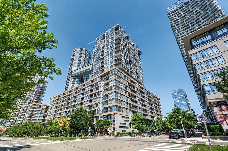 10 Capreol Court 551, Toronto, ON M5V 4B3 – main photo