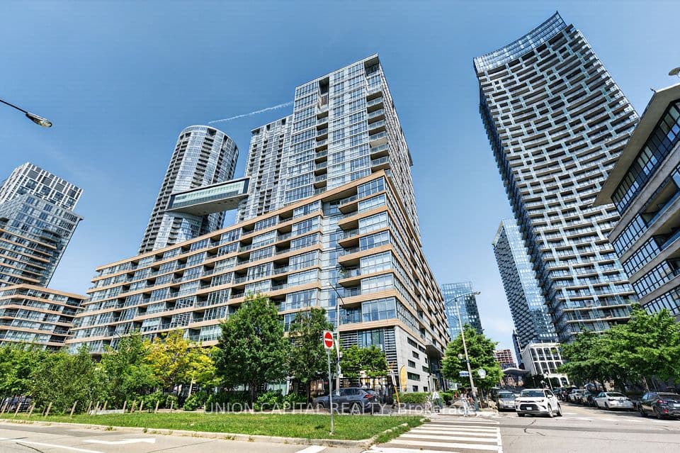 10 Capreol Court 551, Toronto, ON M5V 4B3 – photo 3