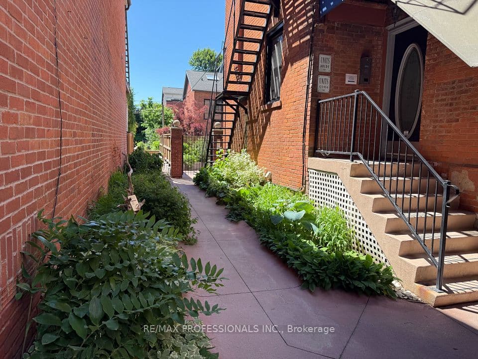 253 Wellesley Street E C, Toronto, ON M4X 1G8 – photo 3