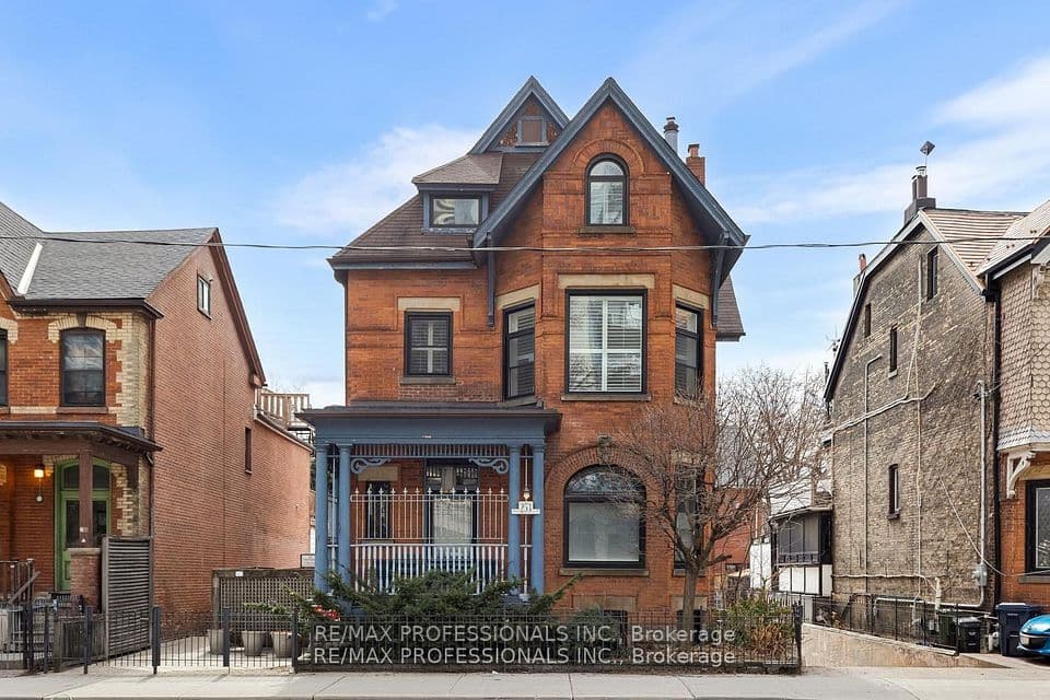 253 Wellesley Street E C, Toronto, ON M4X 1G8 – main photo