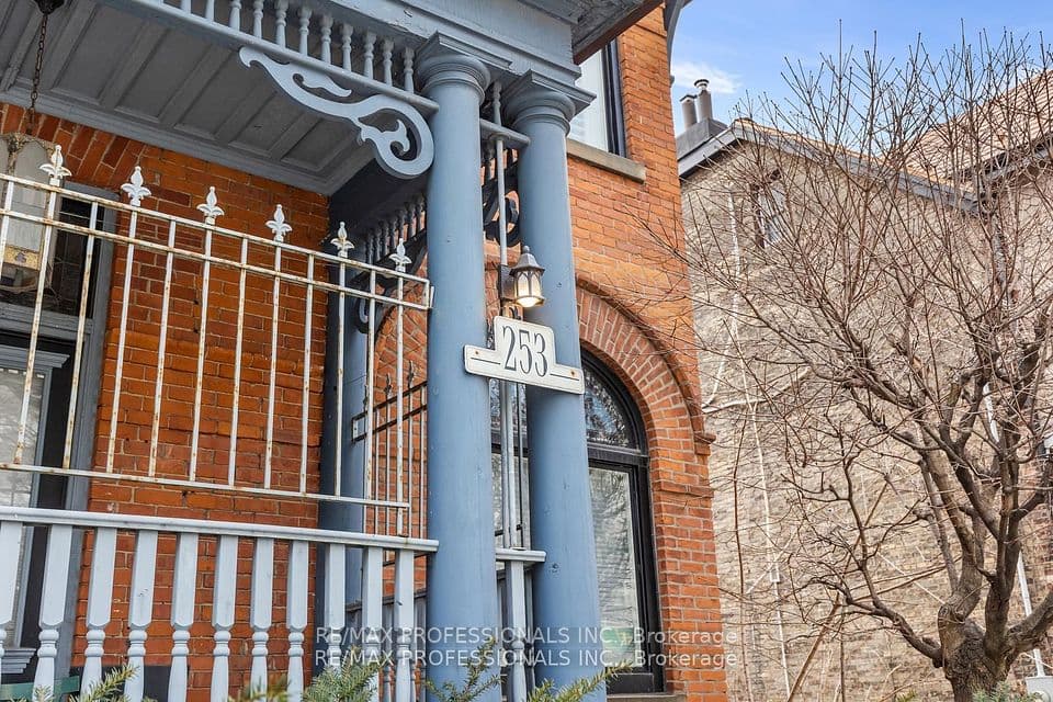 253 Wellesley Street E C, Toronto, ON M4X 1G8 – photo 2