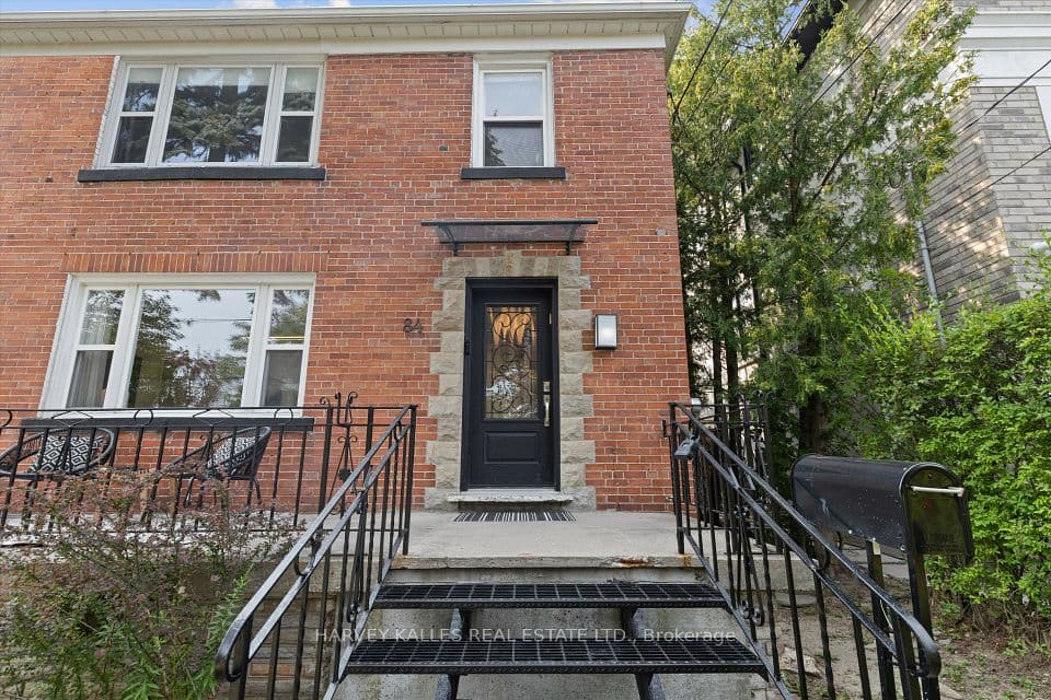 84 Lynnhaven Road, Toronto, ON M6A 2K9 – photo 3