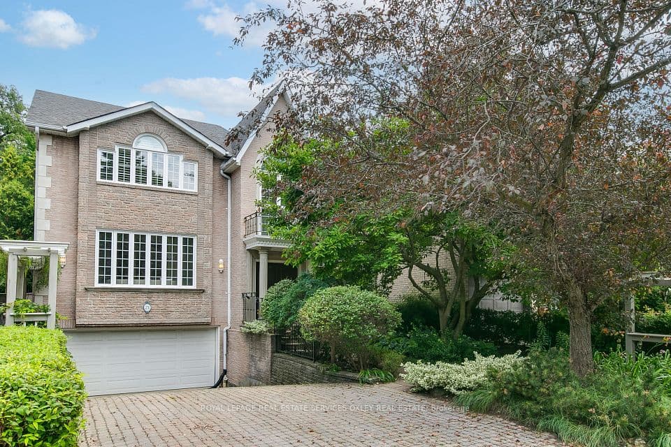 21 Astley Avenue, Toronto, ON M4W 3B3 – main photo
