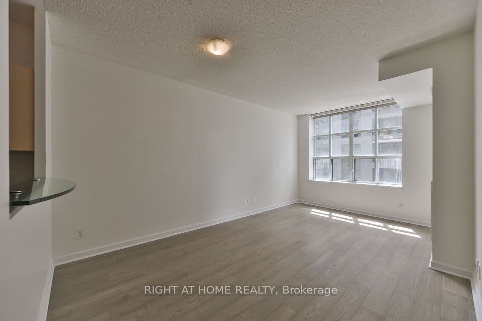 438 Richmond Street W 621, Toronto, ON M5V 3S6 – photo 2