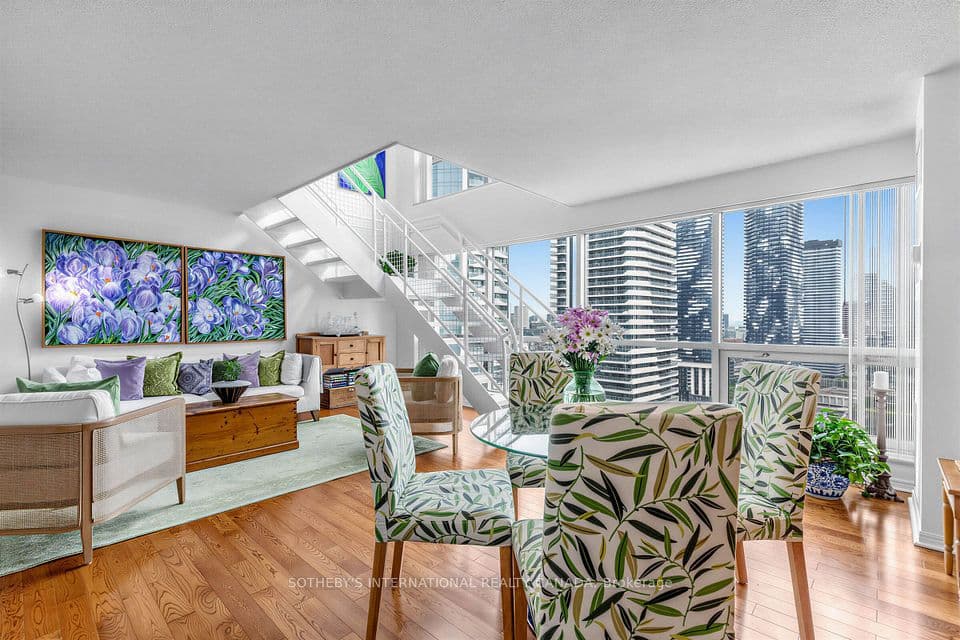 10 Yonge Street 2809, Toronto, ON M5E 1R4 – main photo