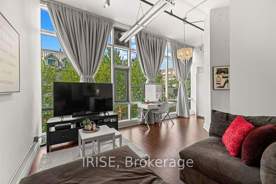 477 Richmond Street W 305, Toronto, ON M5V 3E7 – main photo
