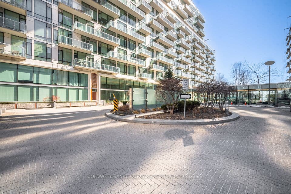 39 Queens Quay E 837, Toronto, ON M5E 0A4 – main photo