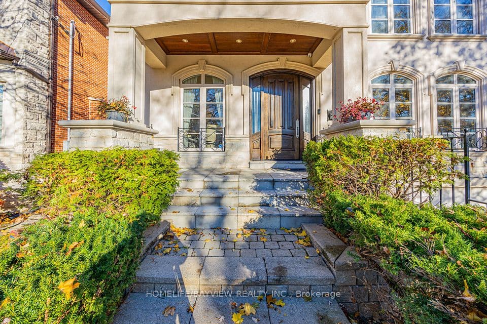 208 Holmes Avenue, Toronto, ON M2N 4N1 – photo 2