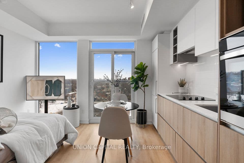 319 Jarvis Street 1612, Toronto, ON M5B 0C8 – main photo