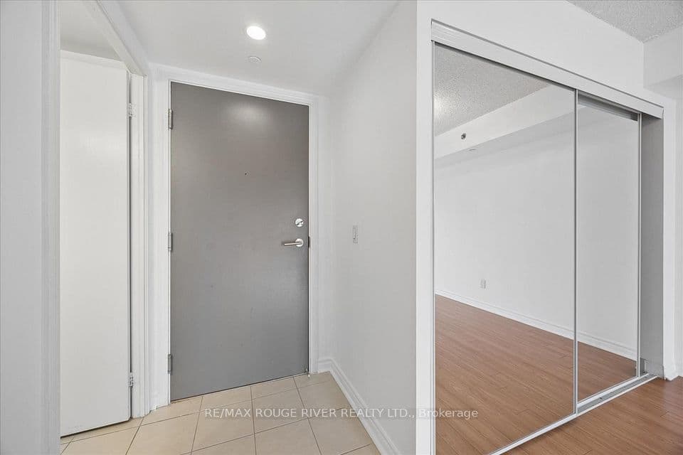 35 Saranac Boulevard 330, Toronto, ON M6A 2G4 – photo 2