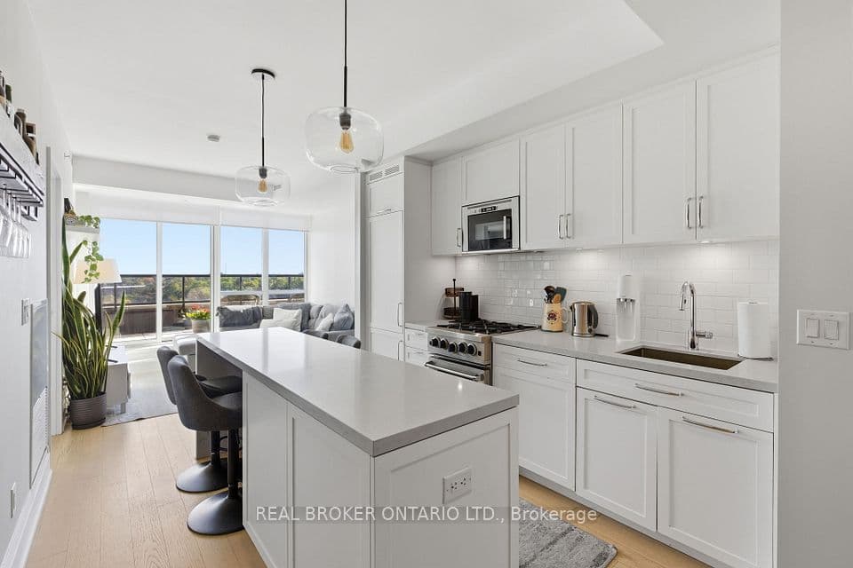 25 Malcolm Road 606, Toronto, ON M4G 0C1 – photo 2