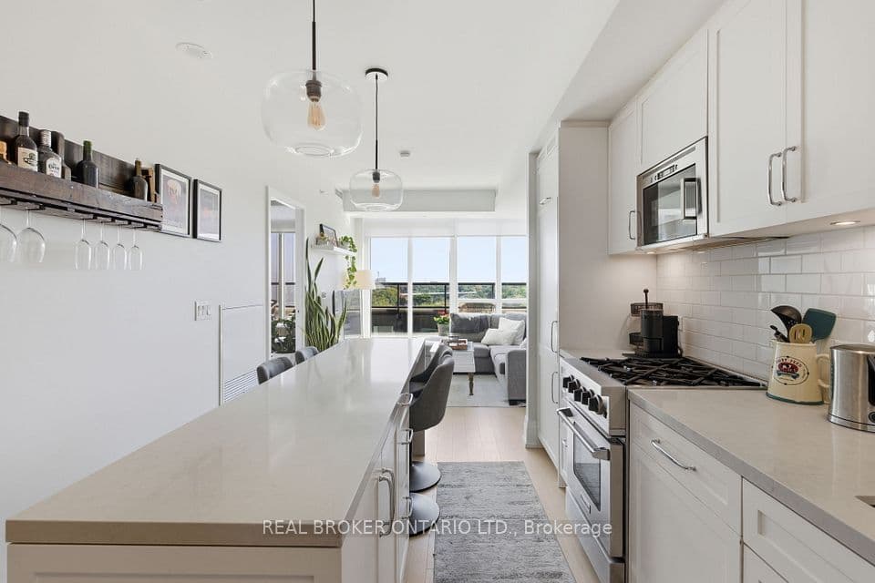 25 Malcolm Road 606, Toronto, ON M4G 0C1 – photo 3