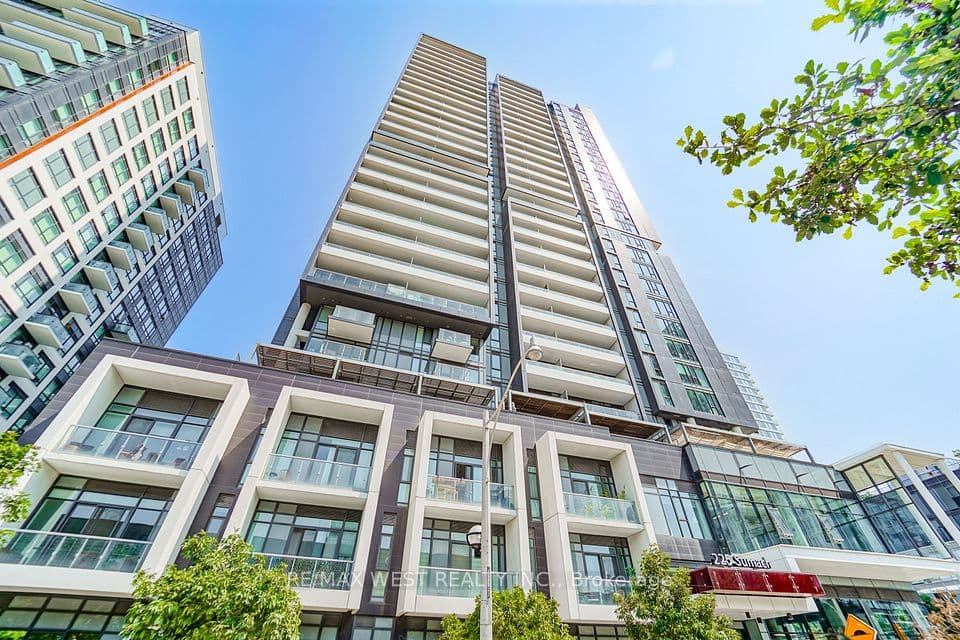 225 Sumach Street 1511, Toronto, ON M5A 0R8 – main photo