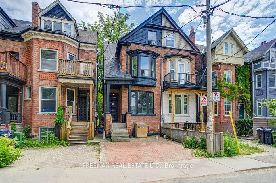 63 Sussex Avenue, Toronto, ON M5S 1J8 – main photo