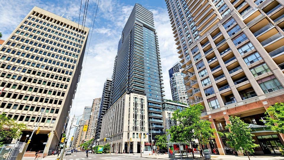 955 Bay Street 3807, Toronto, ON M5S 0C6 – main photo