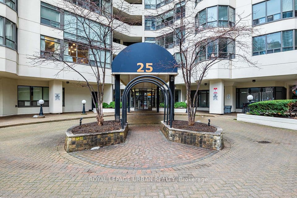25 Maitland Street 505, Toronto, ON M4Y 2W1 – photo 2