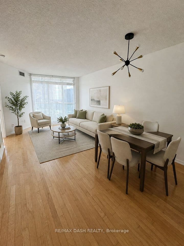 18 Yonge Street 2809, Toronto, ON M5E 1Z8 – main photo
