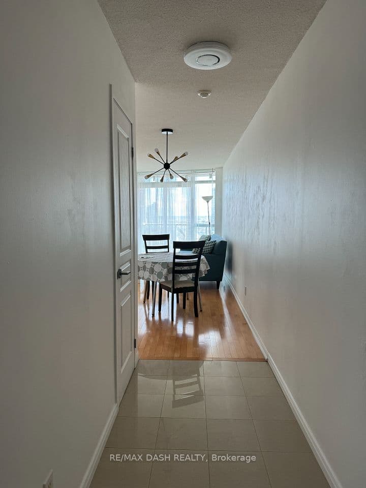 18 Yonge Street 2809, Toronto, ON M5E 1Z8 – photo 2
