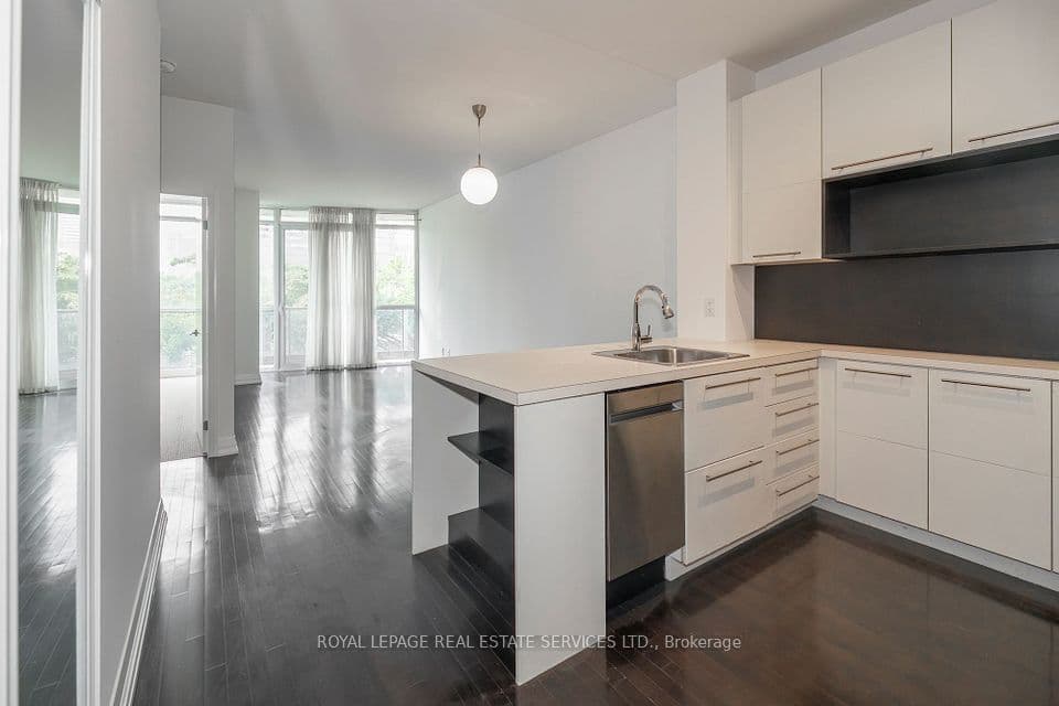 25 Carlton Street 603, Toronto, ON M5B 1L4 – photo 2
