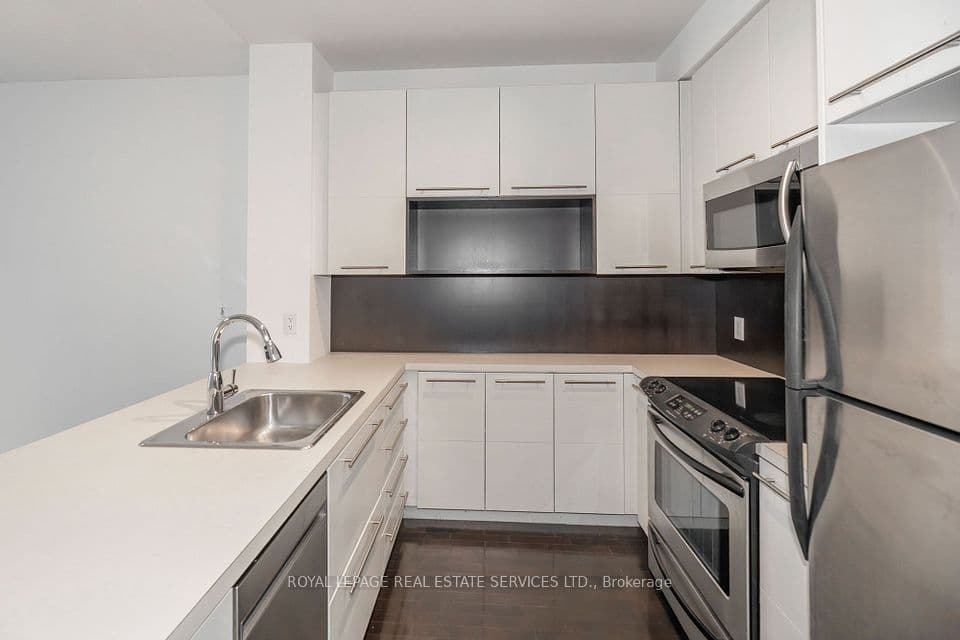 25 Carlton Street 603, Toronto, ON M5B 1L4 – photo 3