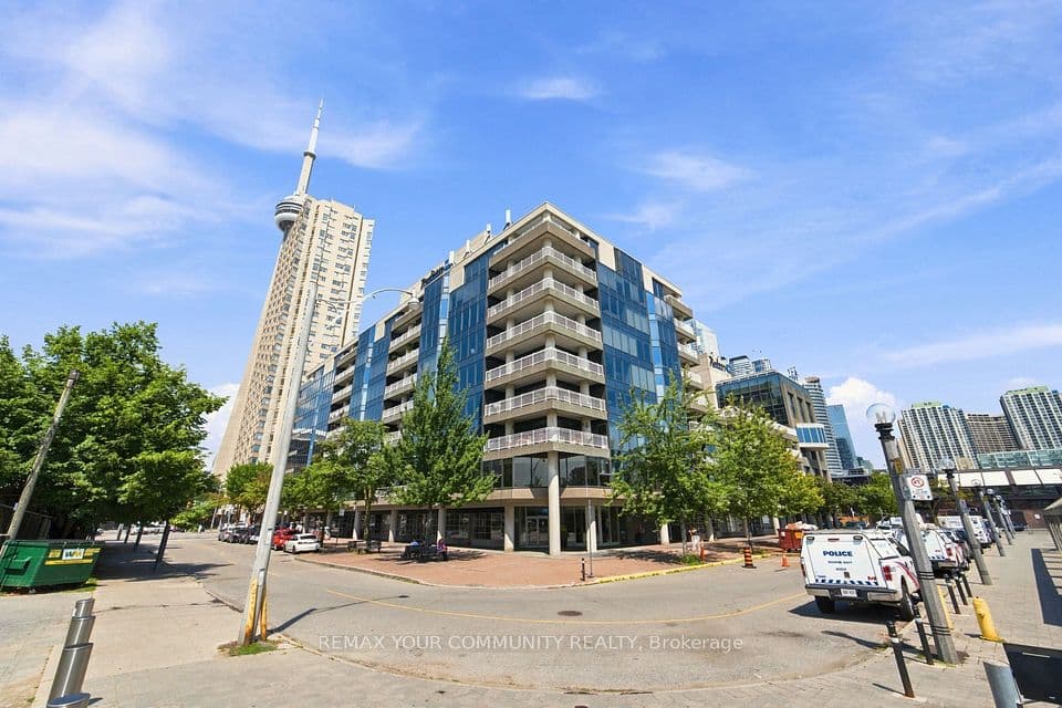 251 Queens Quay 705, Toronto, ON M5J 2N6 – photo 2