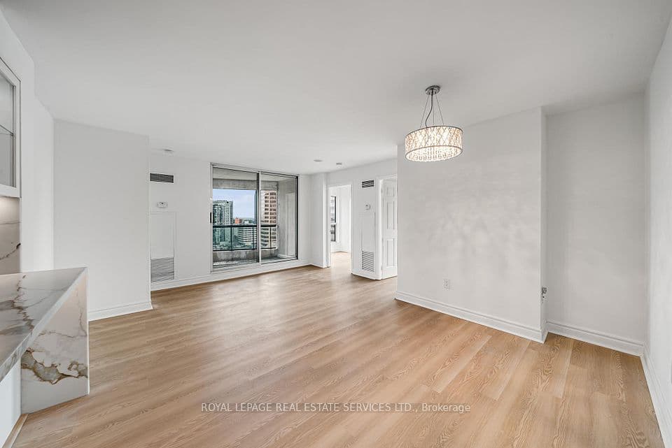7 Lorraine Drive 1912, Toronto, ON M2N 7H2 – photo 2