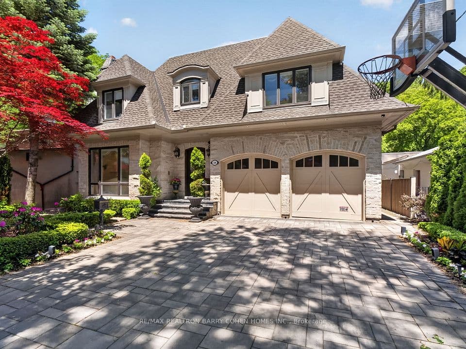 18 Brookfield Road, Toronto, ON M2P 1A9 – main photo