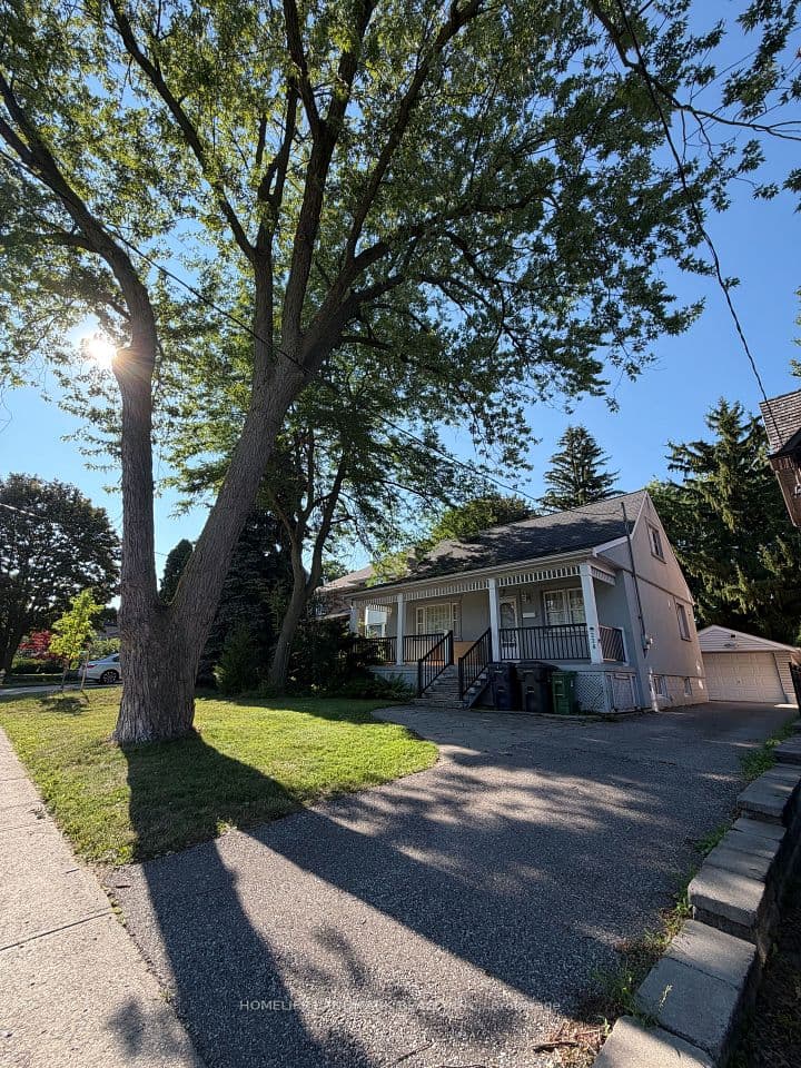 228 Hollywood Avenue, Toronto, ON M2N 3K6 – main photo