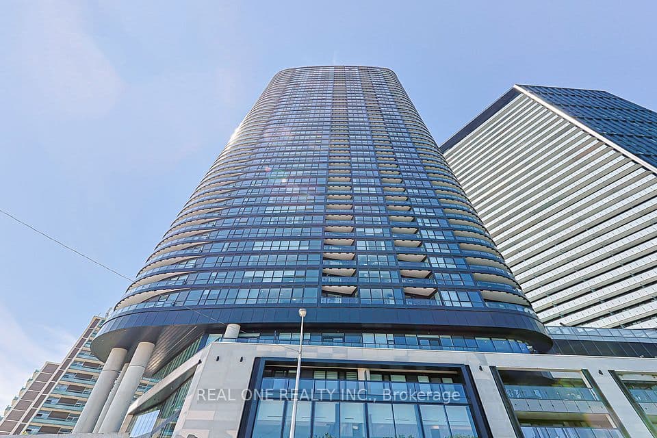 585 Bloor Street E 821, Toronto, ON M4W 0B3 – main photo