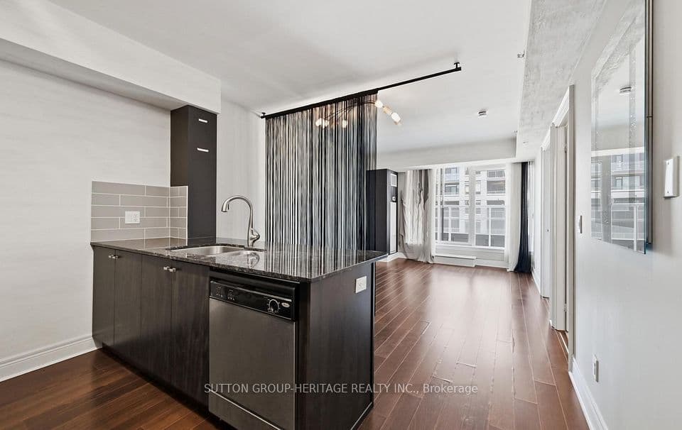 701 Sheppard Avenue W 307, Toronto, ON M3H 0B2 – main photo
