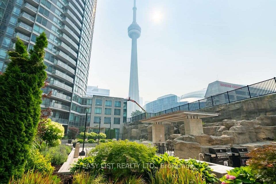 373 Front Street W 101, Toronto, ON M5V 3R7 – main photo