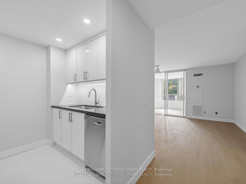 7 Bishop Avenue 217, Toronto, ON M2M 4J4 – photo 3