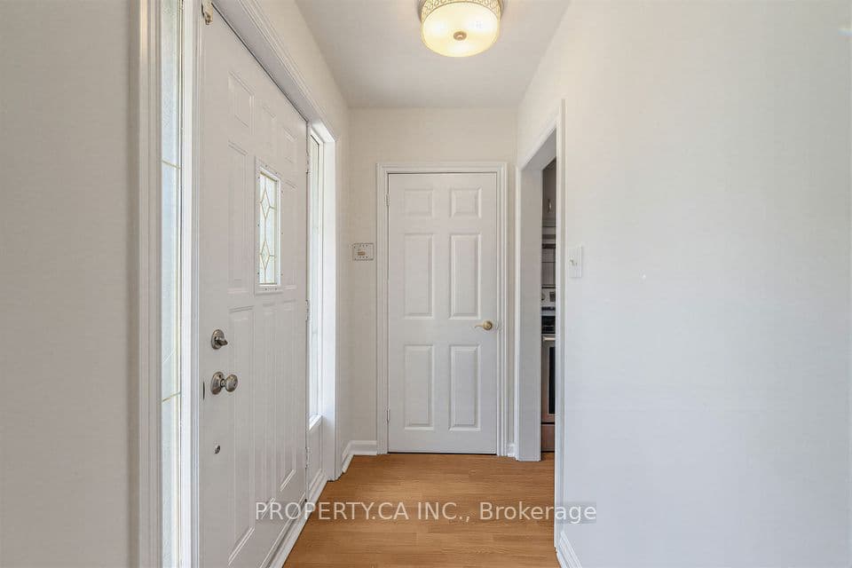 48 Santa Barbara Road, Toronto, ON M2N 2C2 – photo 3