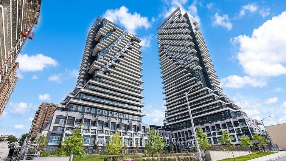 30 Inn On The Park Drive PH 09, Toronto, ON M3C 0P7 – photo 2