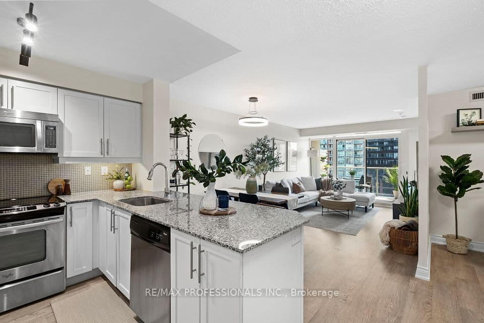 125 Western Battery Road 909, Toronto, ON M6K 3R8 – main photo