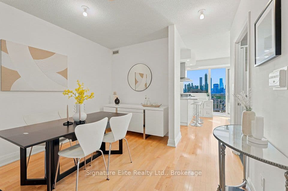 1430 Yonge Street 902, Toronto, ON M4T 1Y6 – photo 2