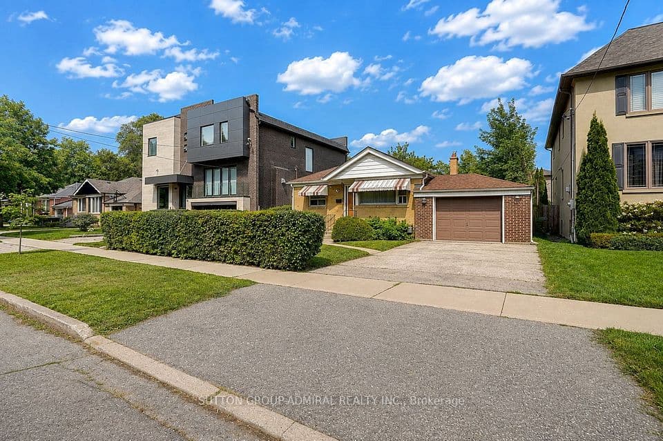 78 Invermay Avenue, Toronto, ON M3H 1Z5 – main photo